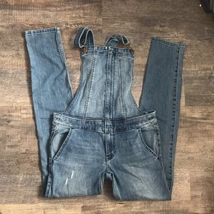 HOLLISTER Front Zip Up Overalls Size Small! Excellent condition!! Like New!!☺️💫
